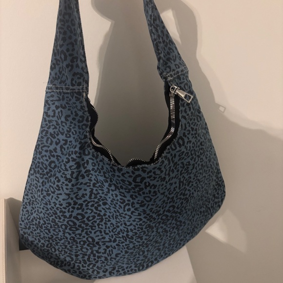 NWOT denim leopard print crescent bag - Picture 2 of 5